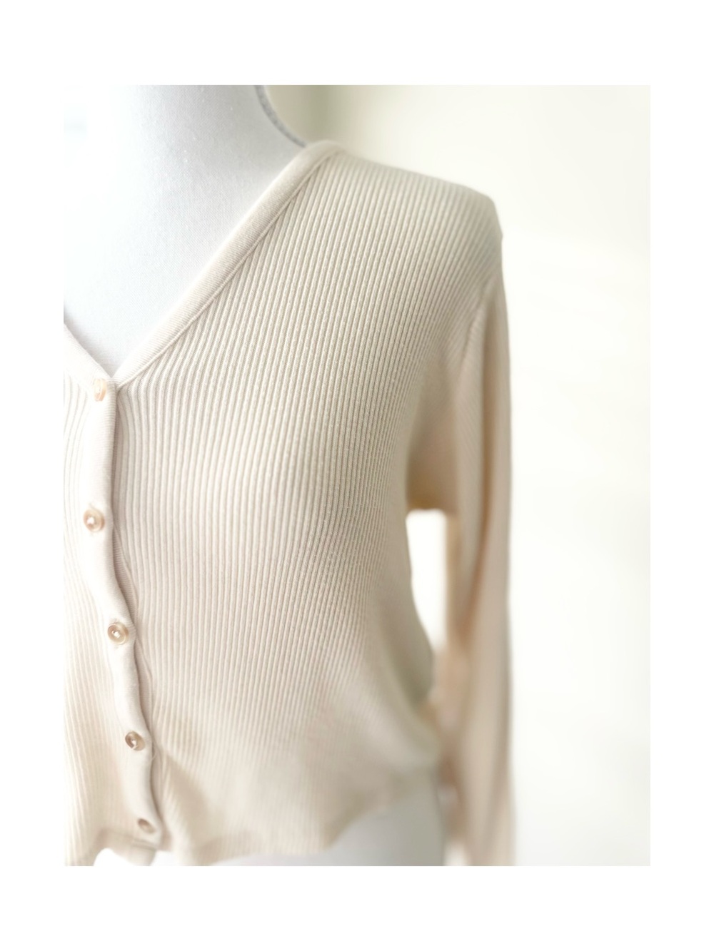 Levi's Cream Ribbed V-Neck Button-Up Cardigan - Picture 2 of 6